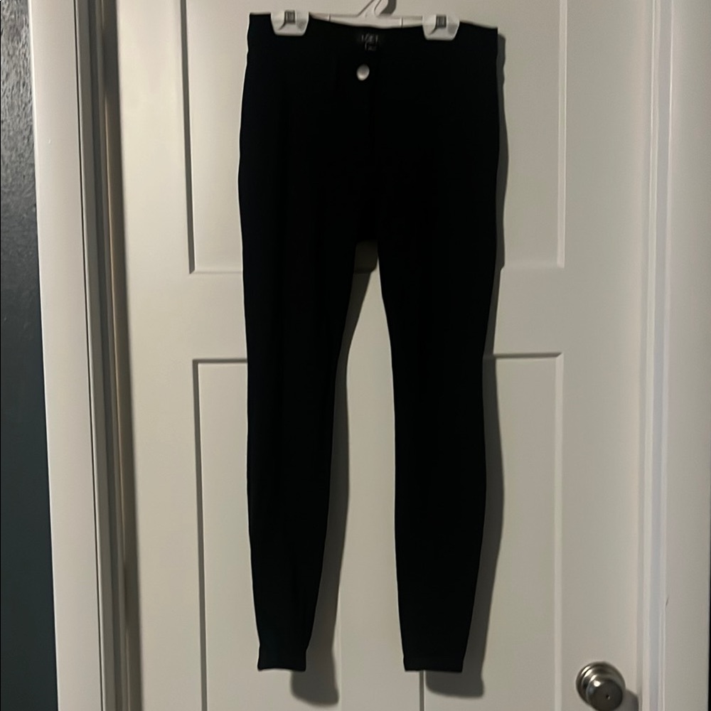 LOFT Black Skinny Pants Sleek Modern Design